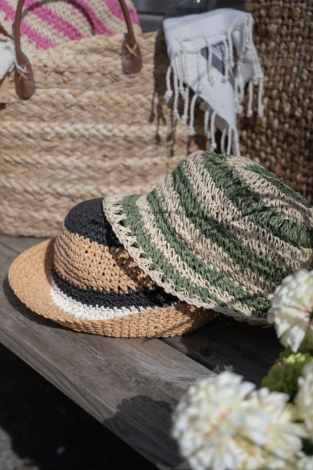 Grøn/Natur stribet hat str. 57-59 cm